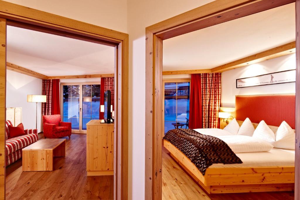Biohotel Castello Koenigsleiten Кенігсляйтен Номер фото
