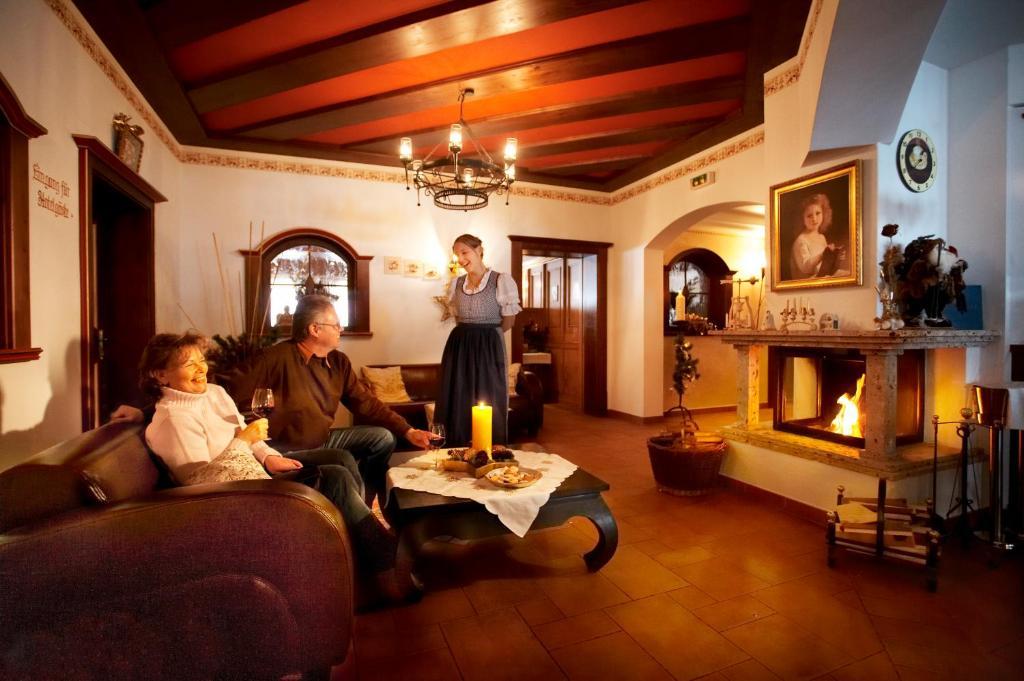 Biohotel Castello Koenigsleiten Кенігсляйтен Екстер'єр фото