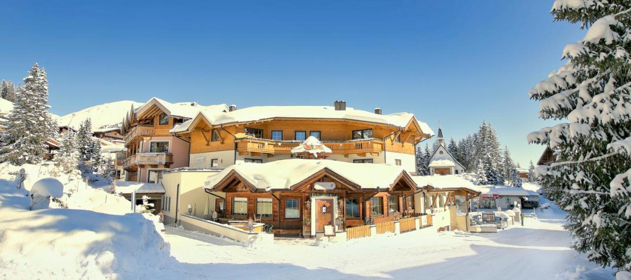 Biohotel Castello Koenigsleiten Кенігсляйтен Екстер'єр фото