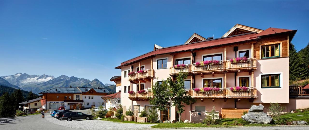 Biohotel Castello Koenigsleiten Кенігсляйтен Екстер'єр фото